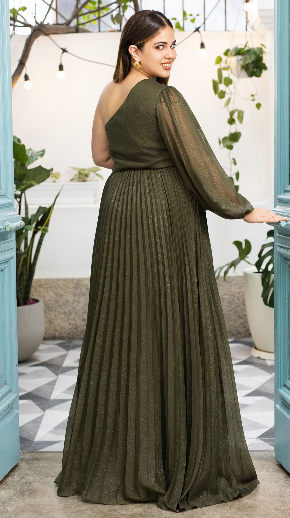 LAUREEN OLIVE
